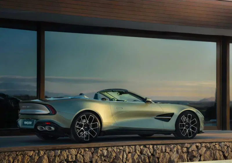 Aston Martin Vanquish Volante (4)