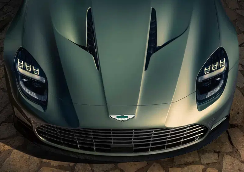 Aston Martin Vanquish Volante (13)