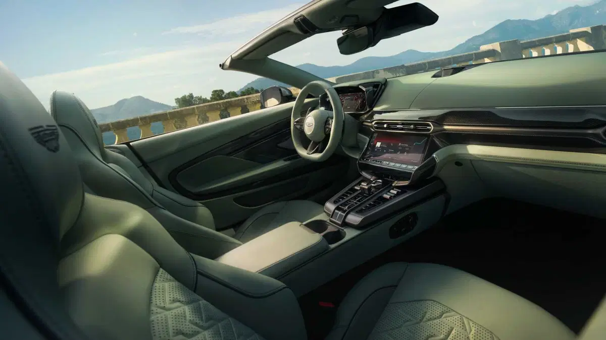 Aston Martin Vanquish Volante (2025-->>) (10)
