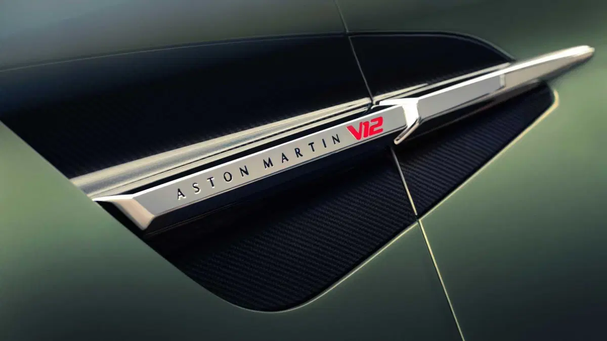 Aston Martin Vanquish Volante (2025-->>) (21)