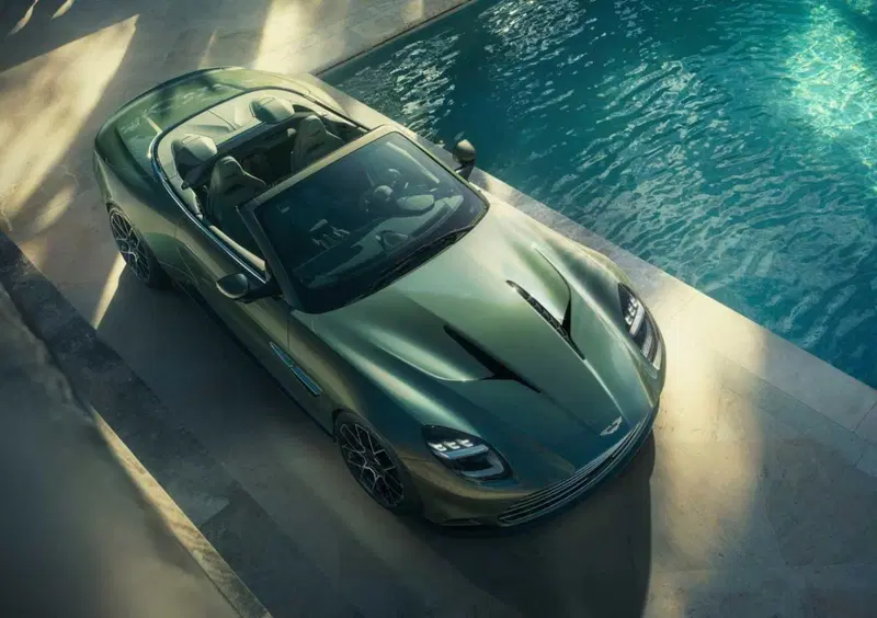 Aston Martin Vanquish Volante (8)