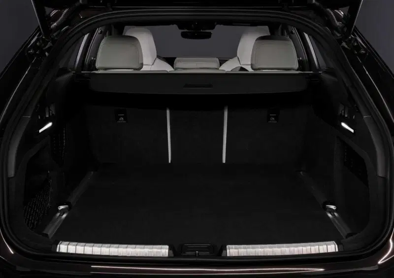 Audi A6 Avant (2025-->>) (12)