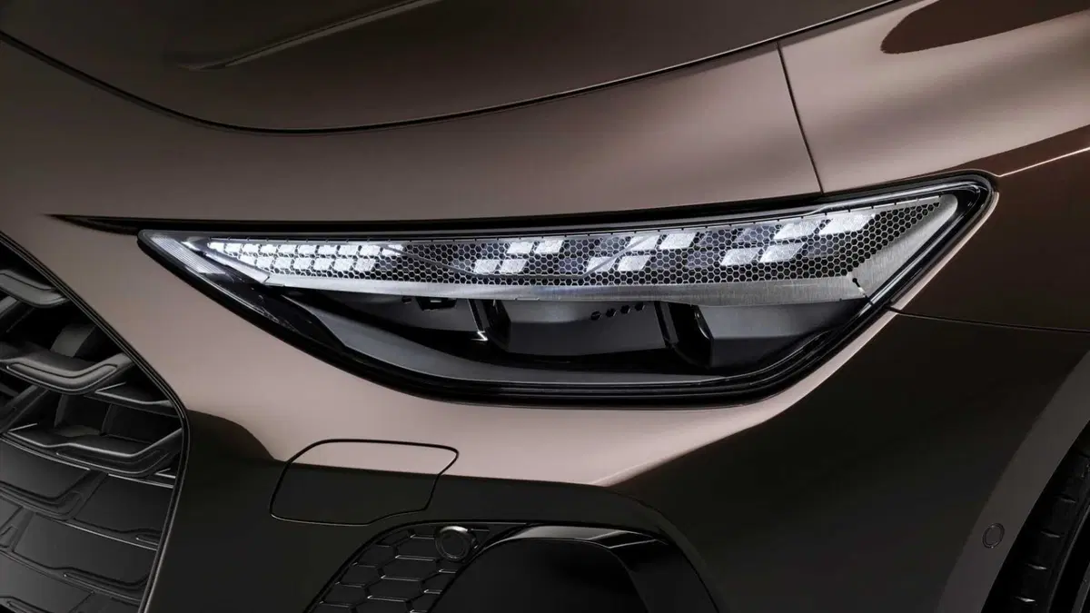 Audi A6 Avant (2025-->>) (16)