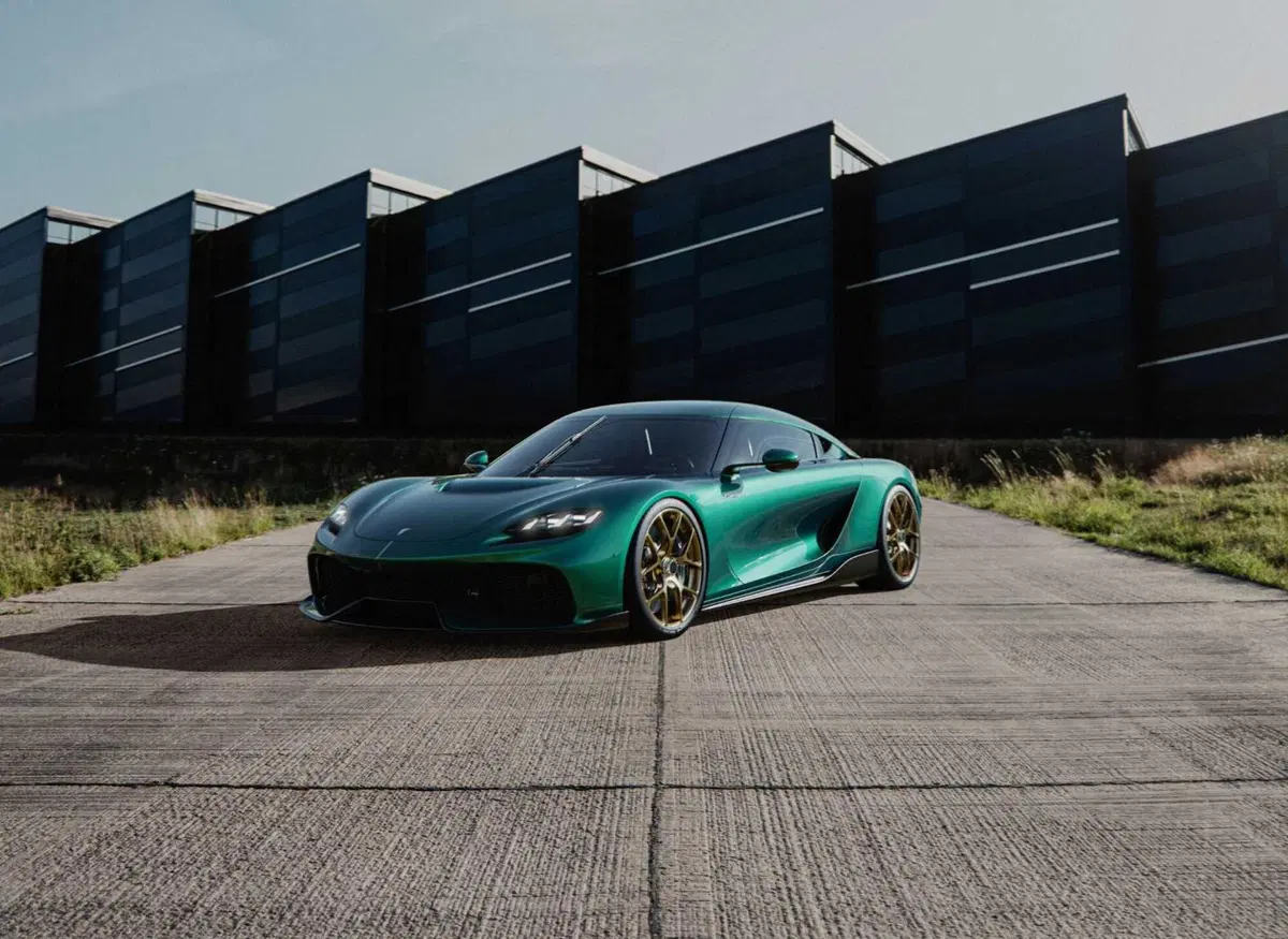 Koenigsegg: il motore Dark Matter potrebbe farci cambiare idea sulle elettriche (3)