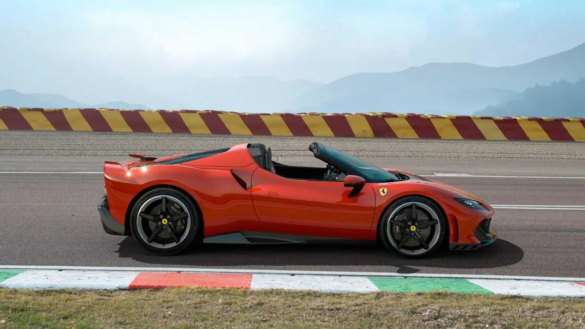 Ferrari 296 Speciale: l’estremizzazione del piacere di guida, anche en plein air [VIDEO] (12)