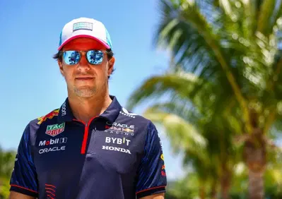 F1. Sergio Perez pronto a tornare nel paddock (non solo per il GP di Miami): ipotesi Cadillac per il 2026 con Zhou Guanyu