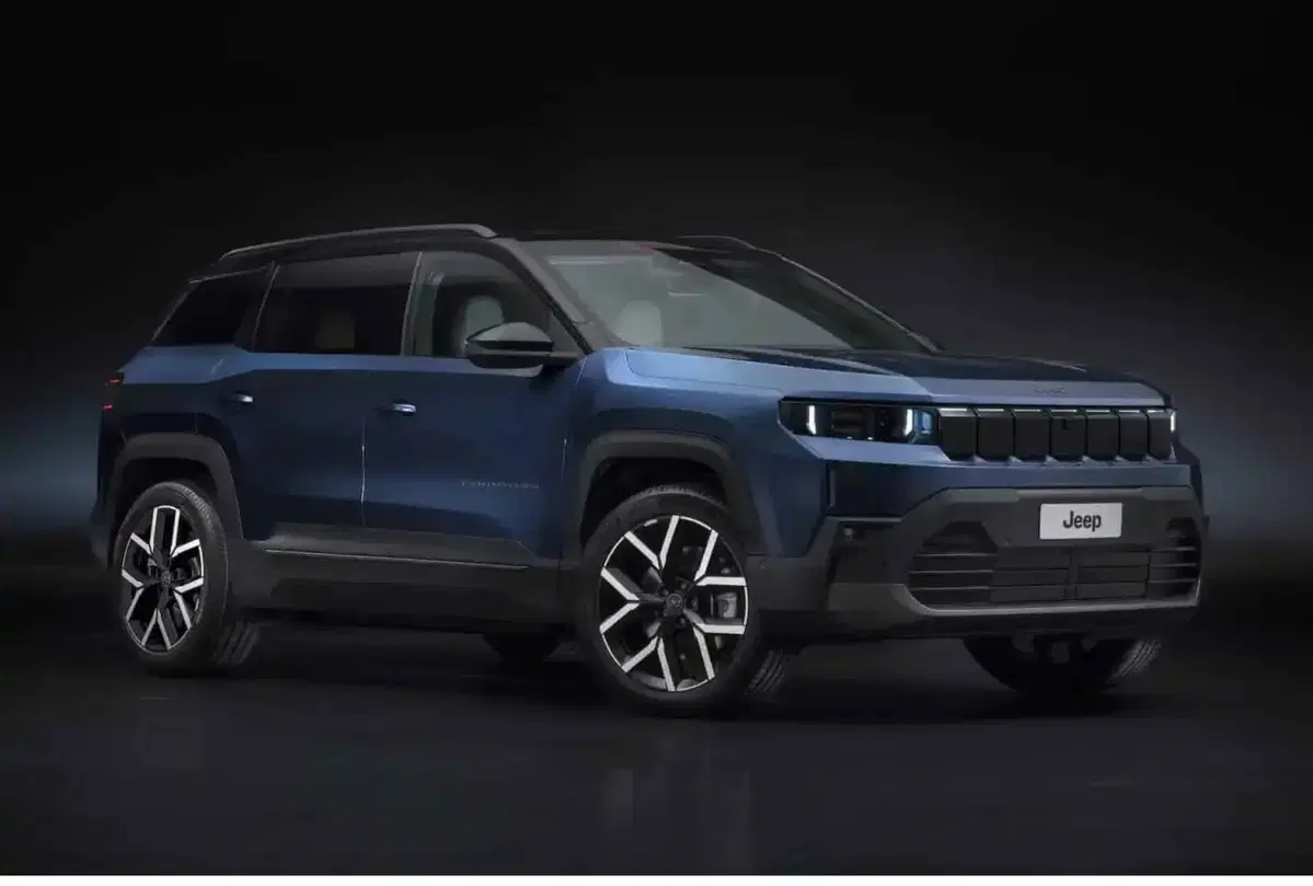 Nuova Jeep Compass 2025: prime immagini trapelate per la versione elettrica, ibrida e plug-in (3)