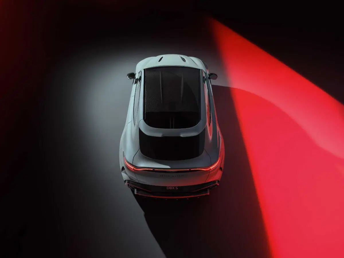 Aston Martin DBX S: 727 CV, la più potente della Hypersuv (13)