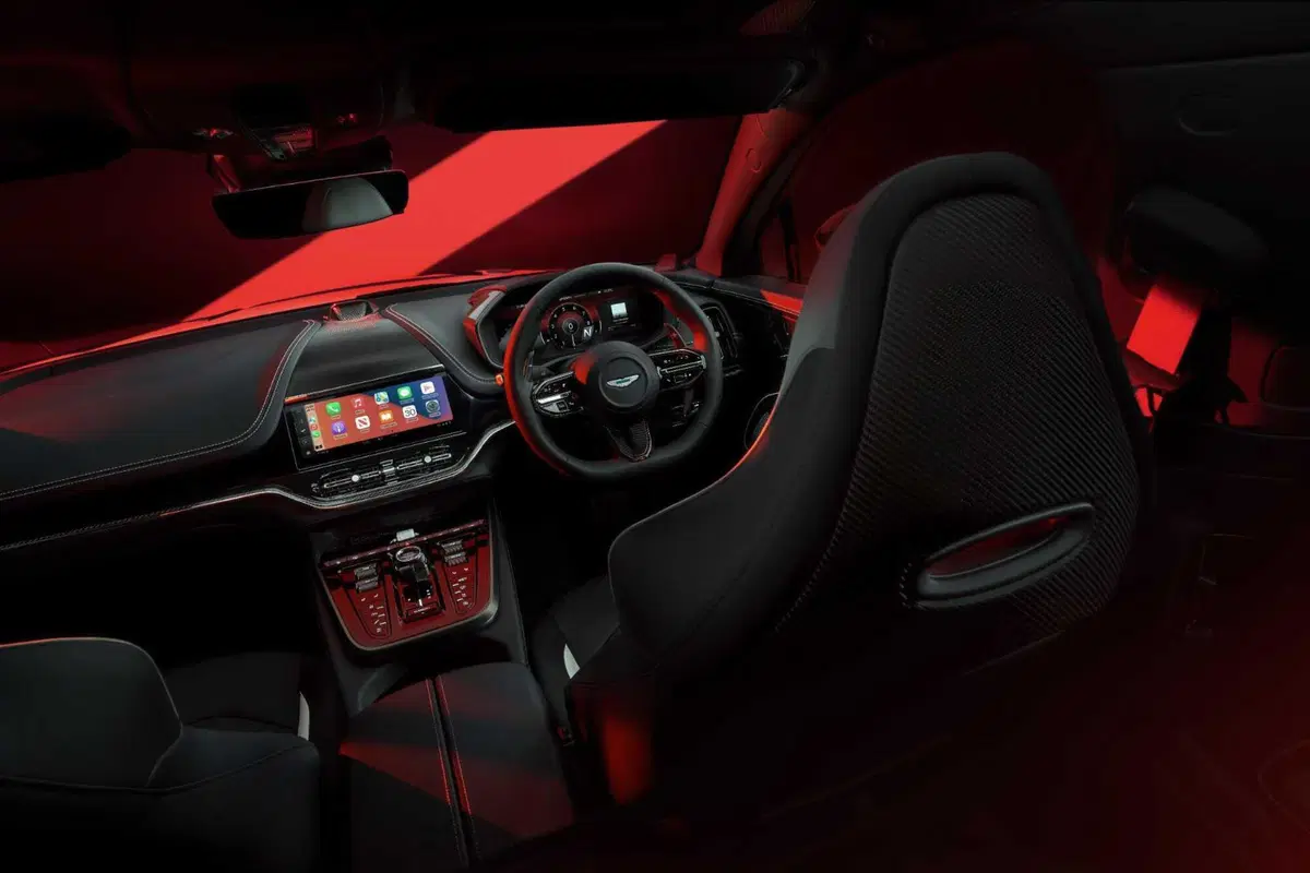 Aston Martin DBX S: 727 CV, la più potente della Hypersuv (20)