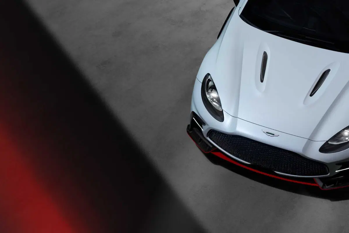 Aston Martin DBX S: 727 CV, la più potente della Hypersuv (10)