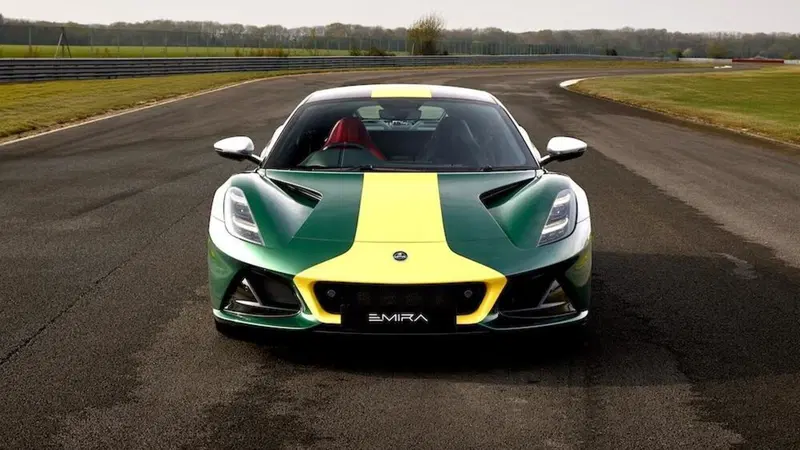 Lotus: ritorna (ancora) l'auto che doveva finire: Emira Jim Clark Edition