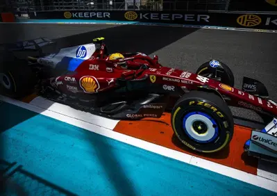 F1. GP Miami, clima teso in casa Ferrari, Leclerc ed Hamilton spiegano cosa è successo: Così non ci siamo