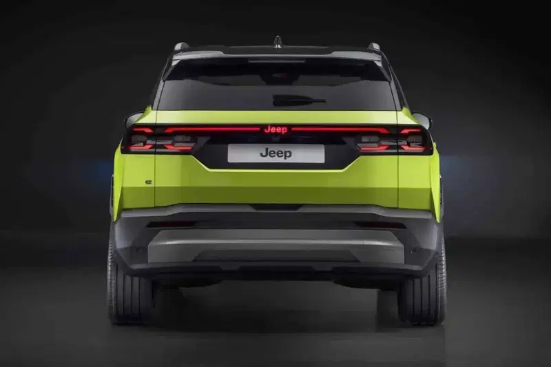Nuova Jeep Compass 2025: ecco le caratteristiche tecniche, gli allestimenti e i prezzi [VIDEO]