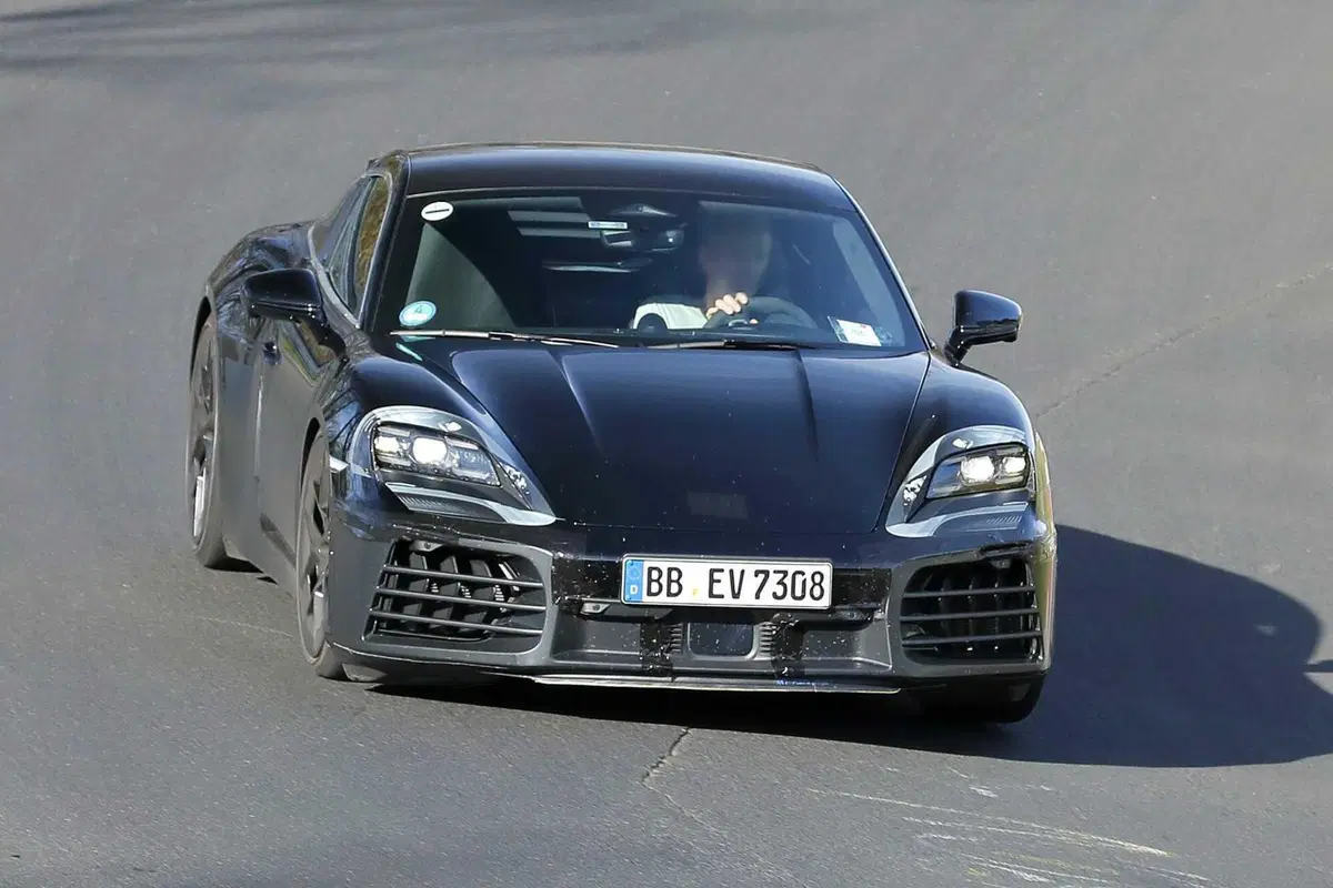 Porsche 718 Cayman: la sportiva elettrica che segna una nuova era arriva nel 2026 [Foto Spia] (11)