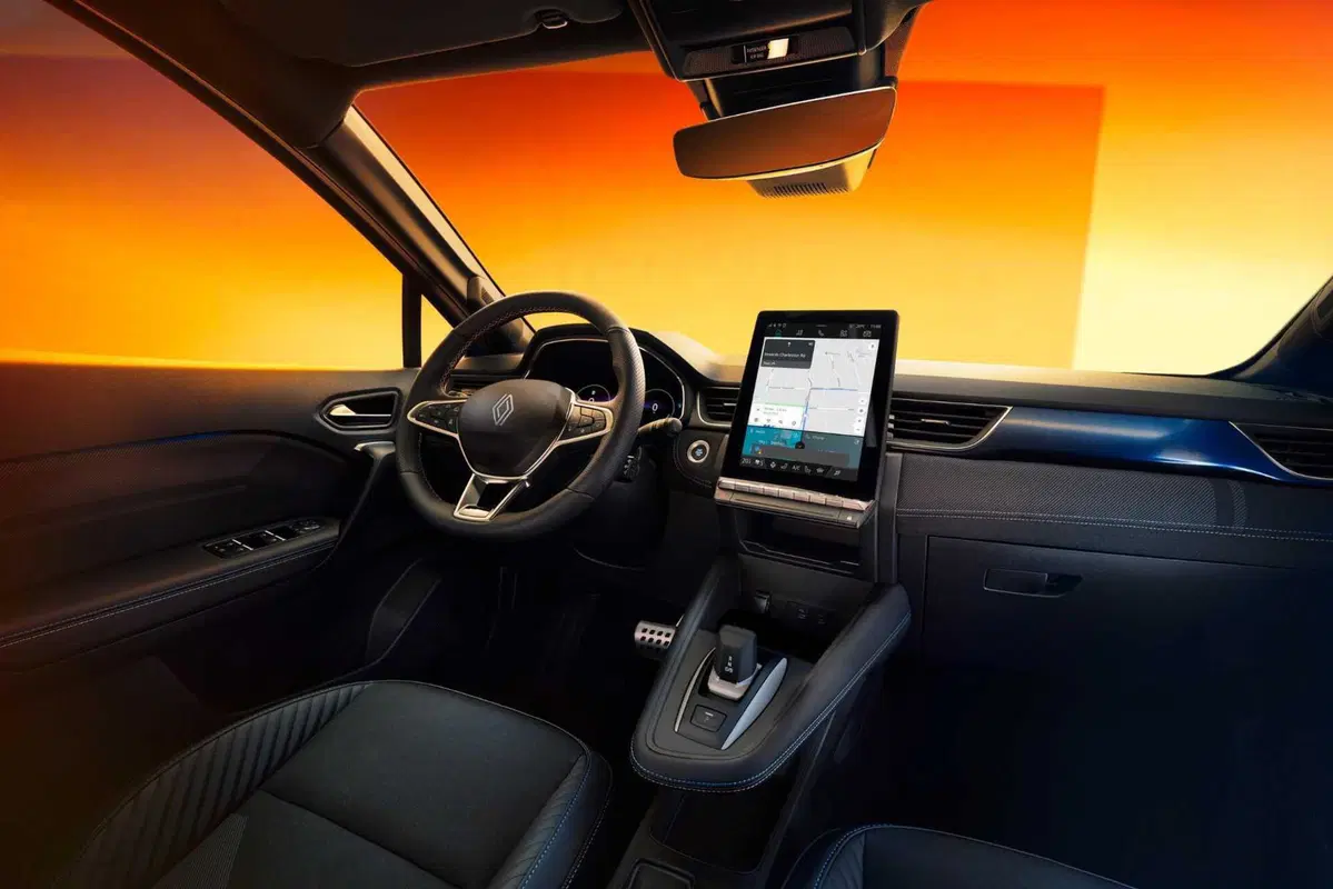 Renault accelera sull’ibrido: svelato il nuovo E-Tech da 160 Cv per Captur e Symbioz (8)