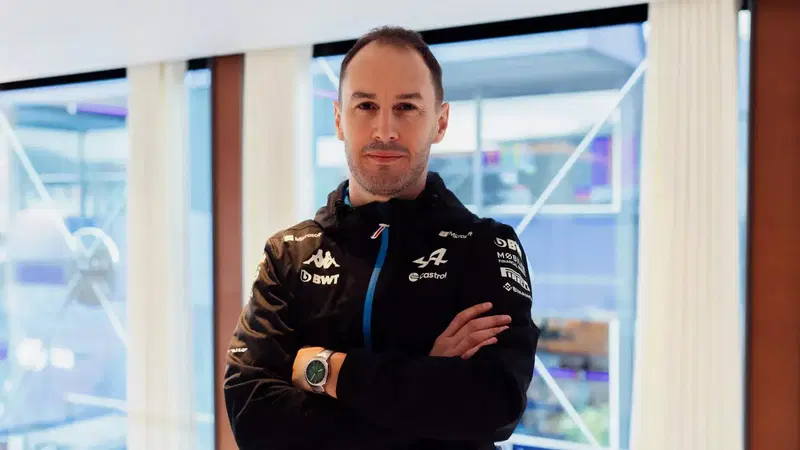 F1. Terremoto Alpine, ora &egrave; tutto nelle mani di Briatore: Oliver Oakes si &egrave; dimesso. Direzione Red Bull?