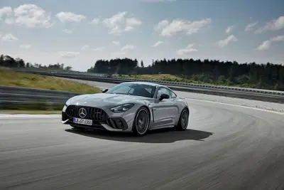 Mercedes-AMG GT 63 Pro: scende in campo e le ha tutte contro. Top e Flop