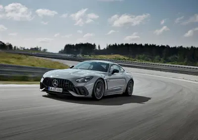 Mercedes-AMG GT 63 Pro: scende in campo e le ha tutte contro. Top e Flop