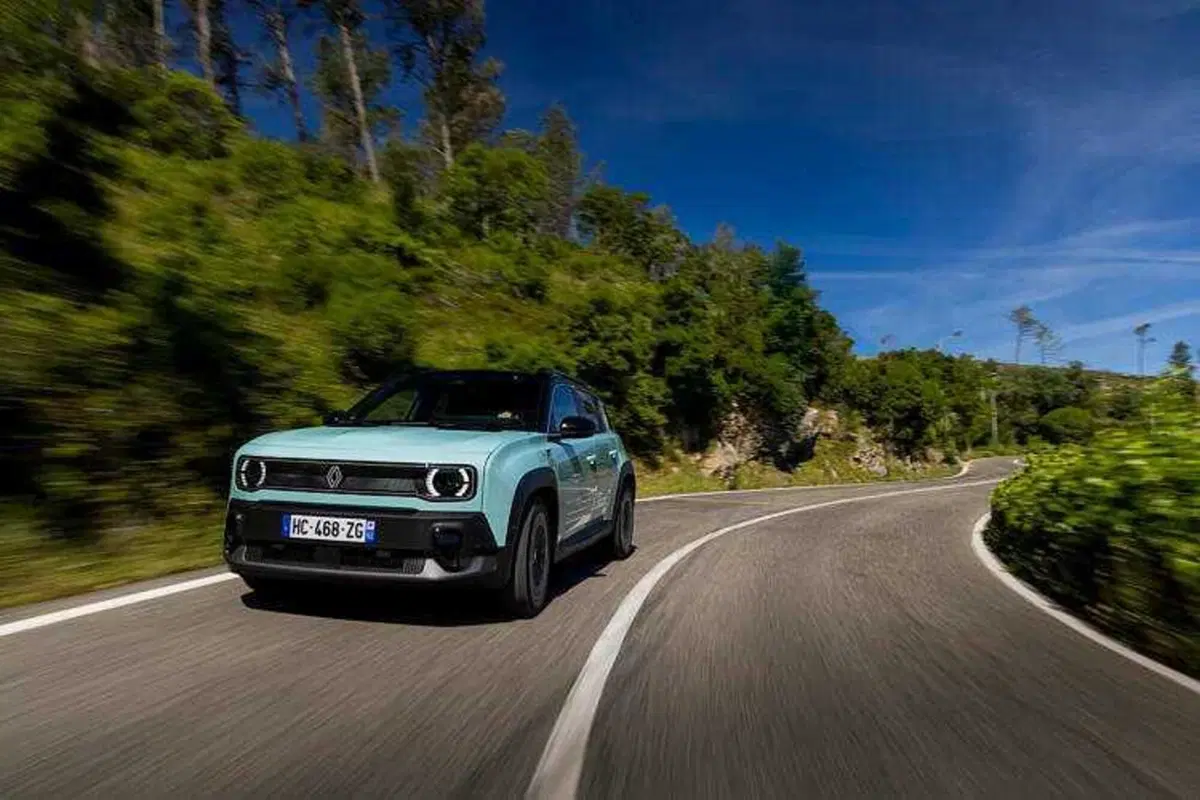 Il ritorno della Renault 4: se fosse stata a benzina... e invece no [VIDEO] (55)