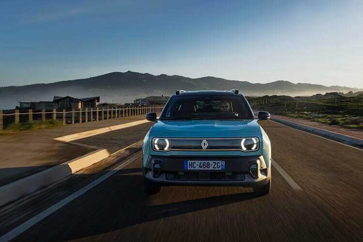 Il ritorno della Renault 4: se fosse stata a benzina... e invece no [VIDEO] (67)