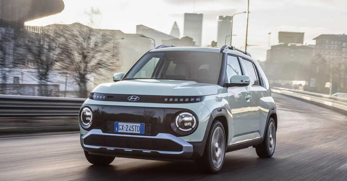 Hyundai Inster: la city car elettrica compatta diventa a 5 posti, con un sovraprezzo "simbolico"