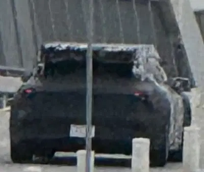 Tesla Model 2: la prima immagine dell&rsquo;elettrica da 25.000 euro? Spunta una foto spia, ma resta il mistero