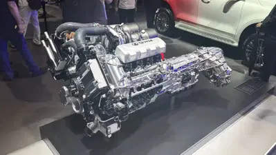 Ma i cinesi non facevano solo auto elettriche? All'improvviso spunta un V8 all'americana