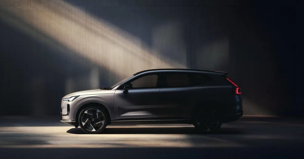 Volvo: dietrofront sull'elettrico, il ritorno della XC70 ibrida plug-in