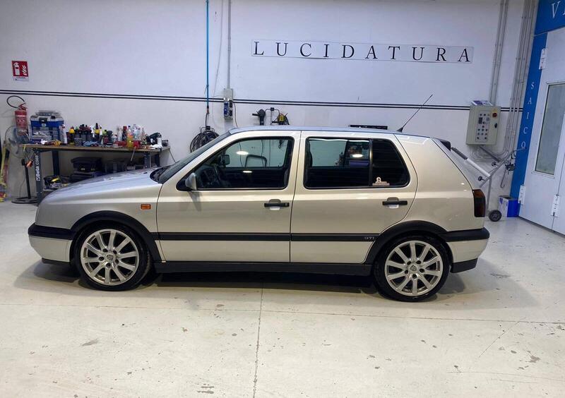 Volkswagen Golf GTI 2.0 16V 150cvd'epoca del 1995 a Albagiara