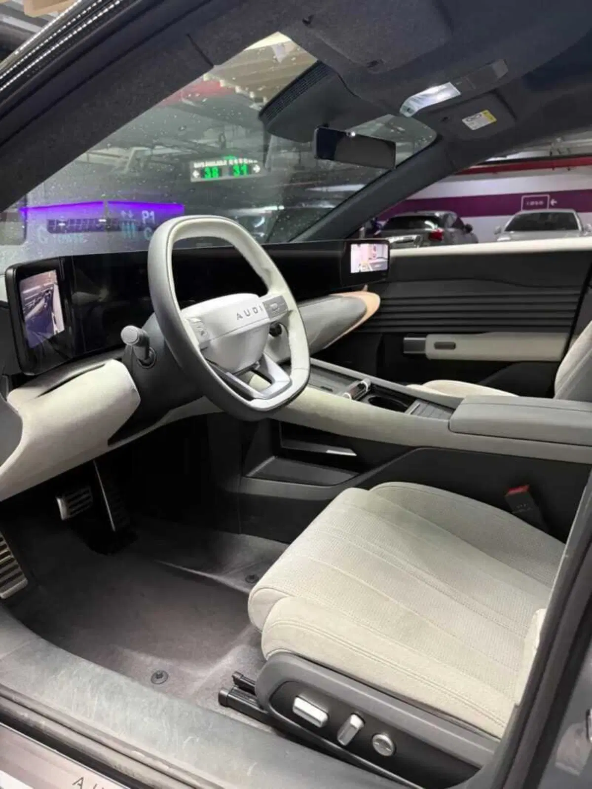 AUDI E5 Sportback: la nuova ammiraglia elettrica debutta nei concessionari cinesi (7)