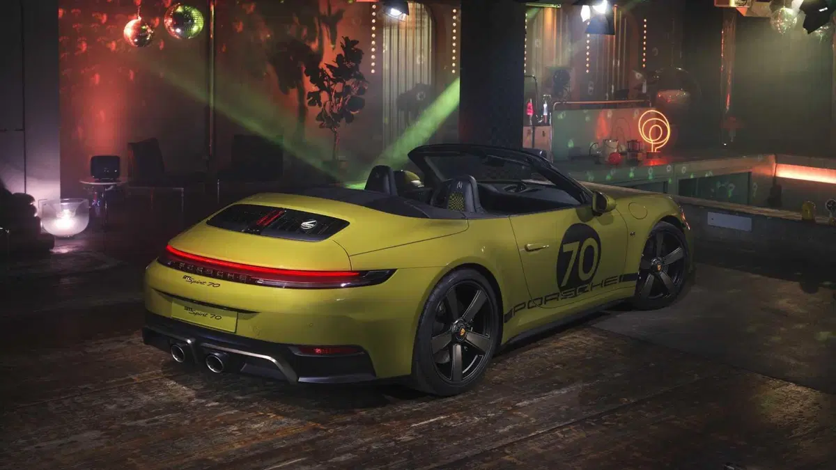 Porsche 911 Cabrio 3.6 Spirit 70 auto (2)