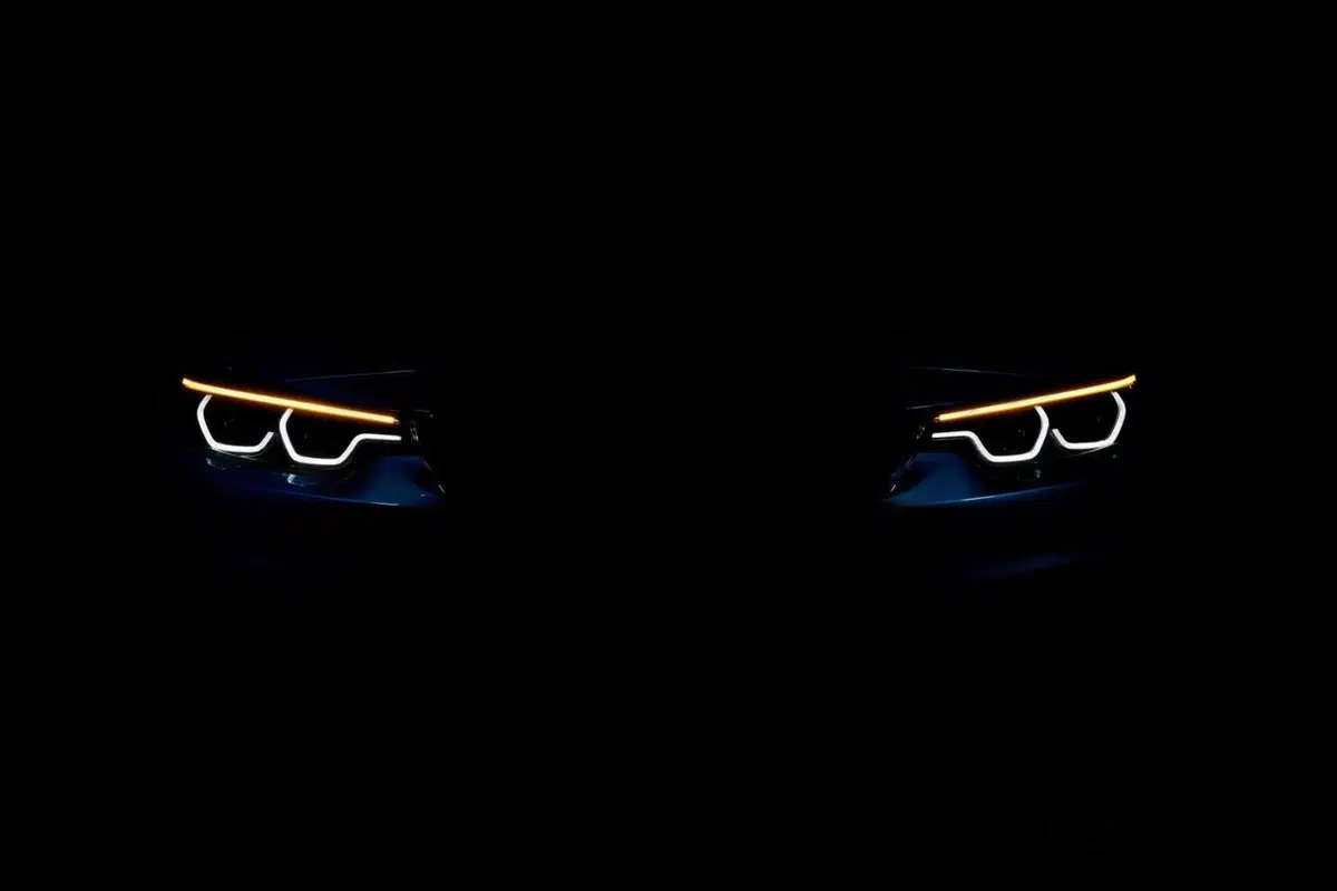 Facciamo luce sui fari: dalle lampadine di Edison ai Full Led Matrix Laser (9)