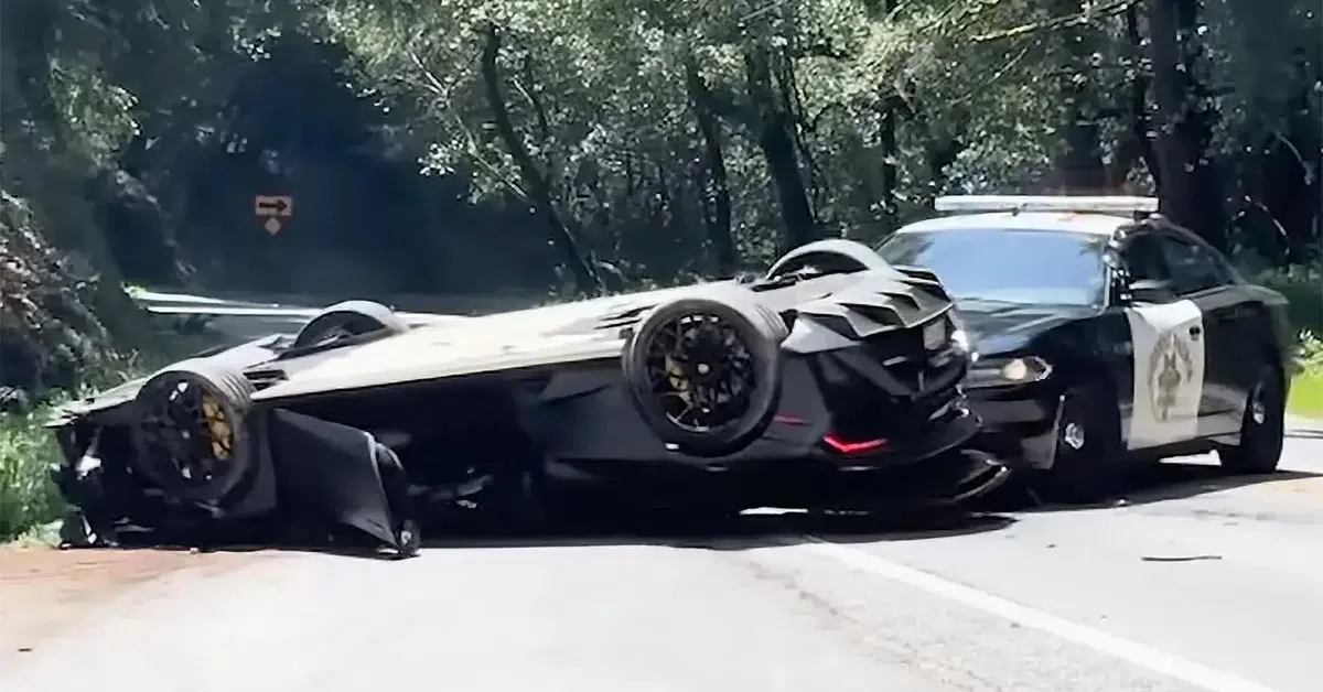Lamborghini Huracan STO: la Polizia usa uno strano metodo per spostarla [VIDEO]