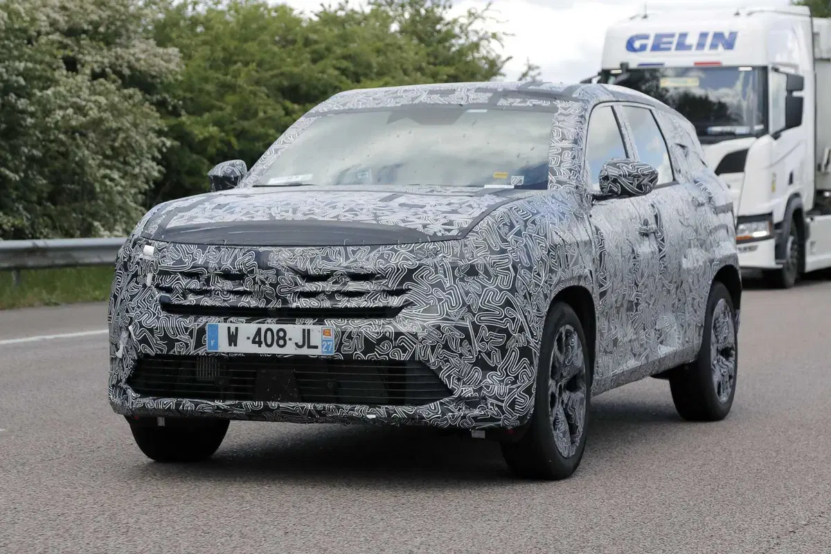 Renault Boreal: l’inedito SUV franco-brasiliano atteso nel 2026 [Foto Spia]
