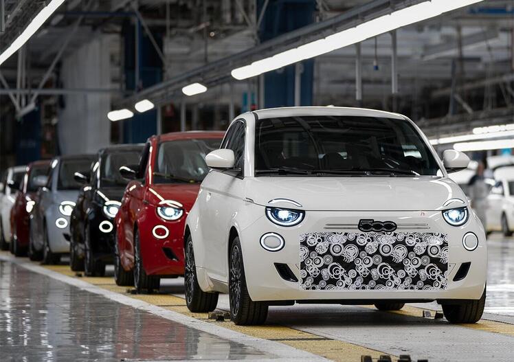 Fiat 500 Ibrida: i primi esemplari a Mirafiori prendono forma [VIDEO]