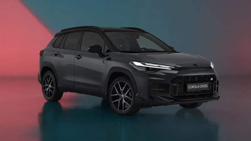 Toyota Corolla Cross 2025, c'&egrave; anche la GR Sport  