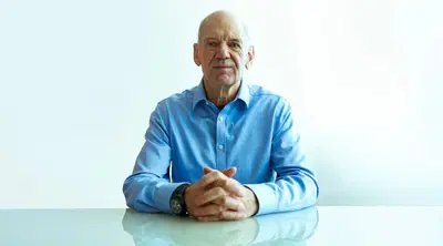 F1. Adrian Newey con Aston Martin in pista a Monaco, lo sguardo &egrave; gi&agrave; al 2026: "I nuovi regolamenti sono inquietanti"