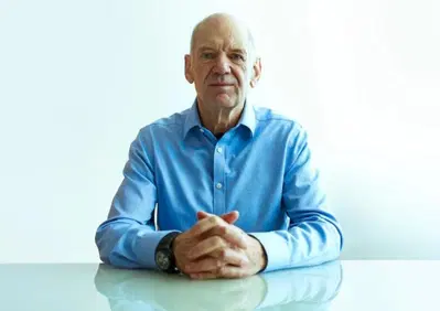 F1. Adrian Newey con Aston Martin in pista a Monaco, lo sguardo è già al 2026: I nuovi regolamenti sono inquietanti