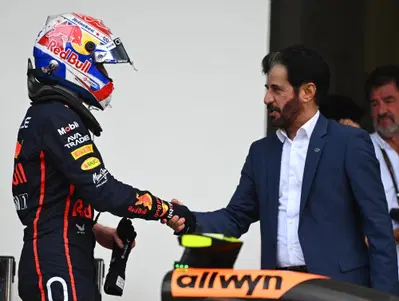 F1. La FIA fa marcia indietro sulle parolacce: cambiano le sanzioni ma arrivano penalit&agrave; in griglia e in gara