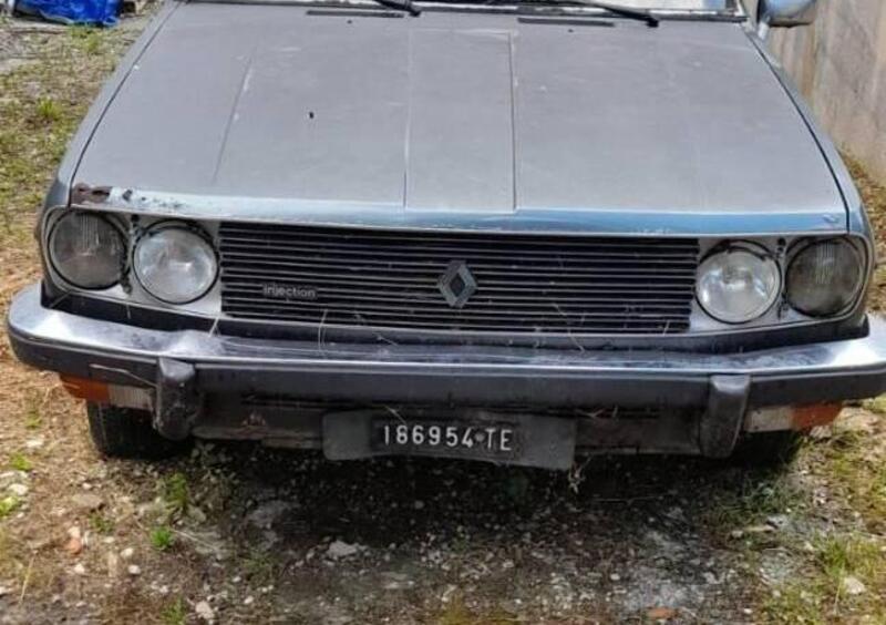 Renault 30 TXd'epoca del 1984 a Sant'Omero