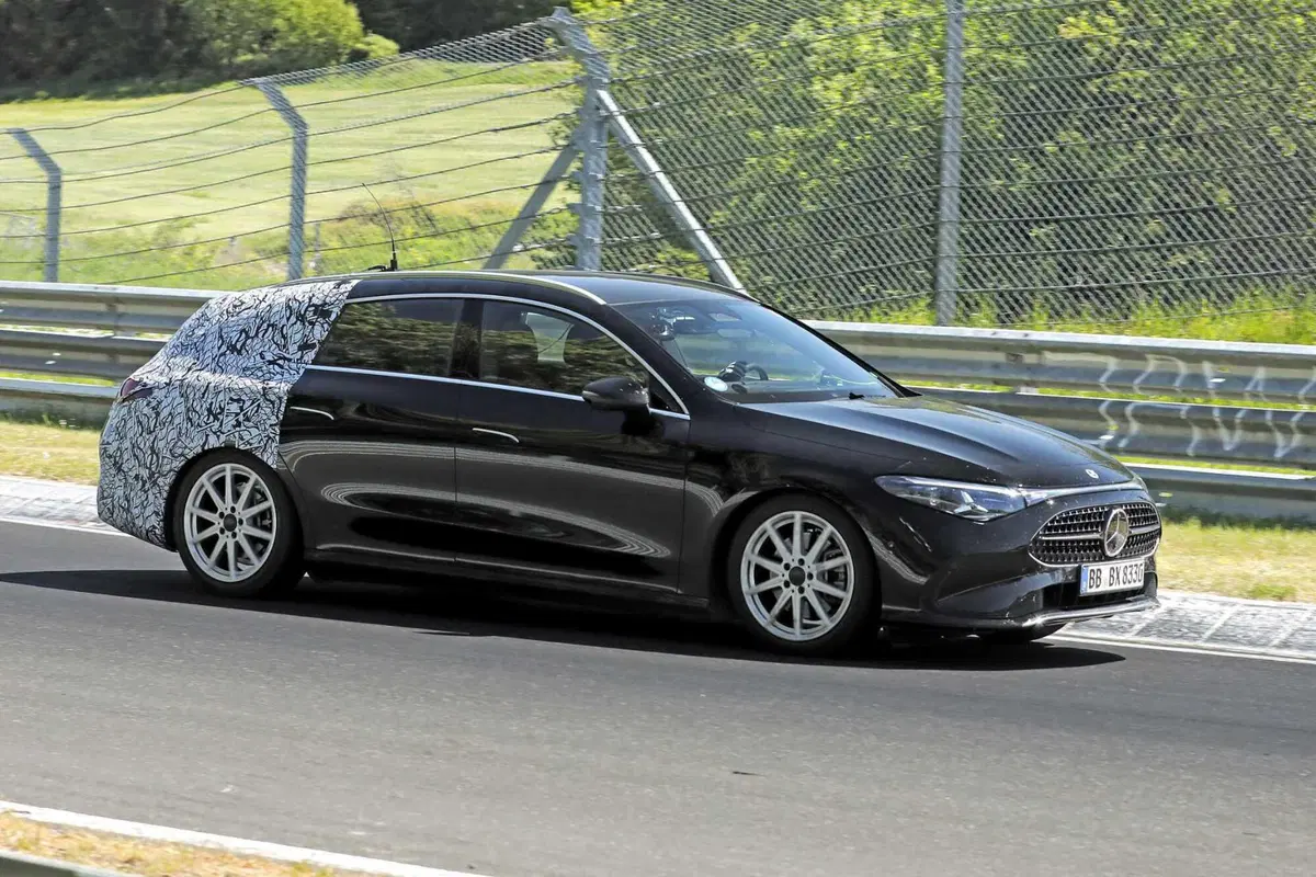 Mercedes CLA Shooting Brake 2026: il ritorno a sorpresa della familiare compatta, ora anche elettric (4)