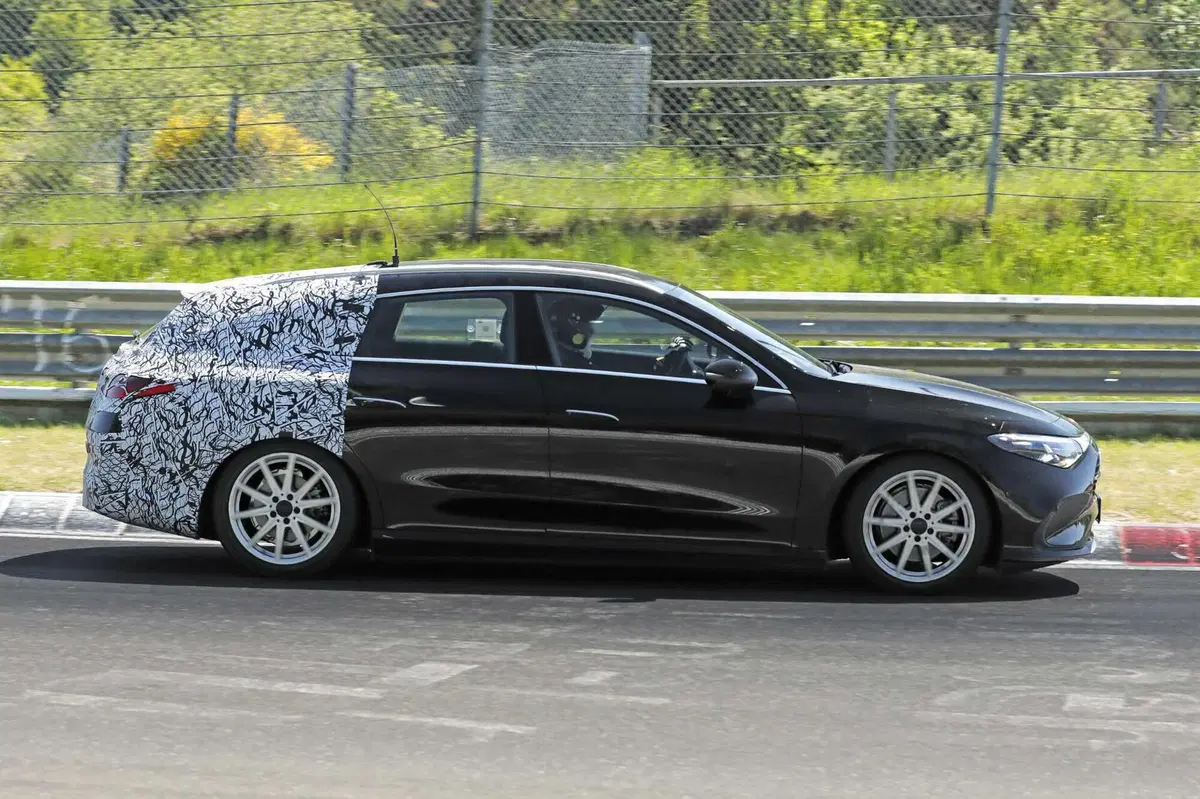 Mercedes CLA Shooting Brake 2026: il ritorno a sorpresa della familiare compatta, ora anche elettric (6)