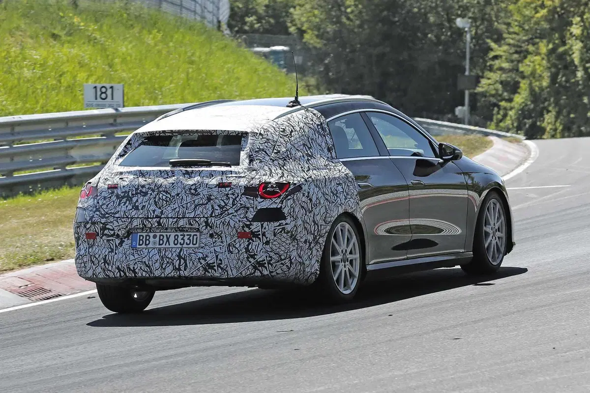 Mercedes CLA Shooting Brake 2026: il ritorno a sorpresa della familiare compatta, ora anche elettric (9)