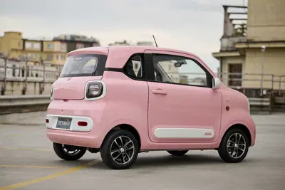 Desner Y300: elettrica 4 posti da citta (ma fa i 90 km/h) [VIDEO]