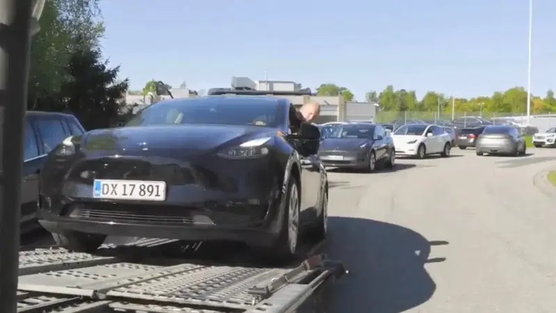 Tesla: grazie, non le vogliamo, un'azienda restituisce la flotta