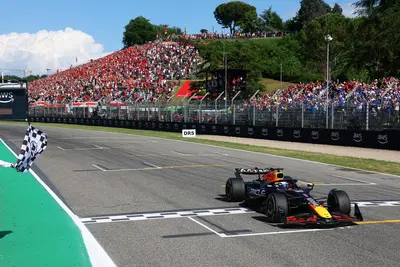 F1. GP Imola 2025: Max Verstappen vince davanti alle due McLaren! Rimonta Ferrari con Hamilton 4&deg; e Leclerc 6&deg;. DNF per Antonelli