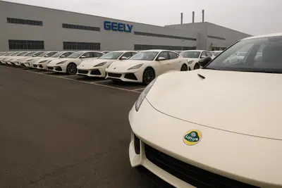 Geely &egrave; nei guai per colpa di Lotus, Polestar, Lynk &amp; Co: cosa sta succedendo al brand cinese?