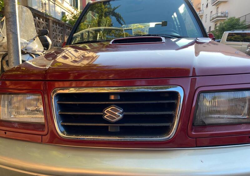 Suzuki Vitara 2.0 diesel IC turbod'epoca del 1998 a Roma