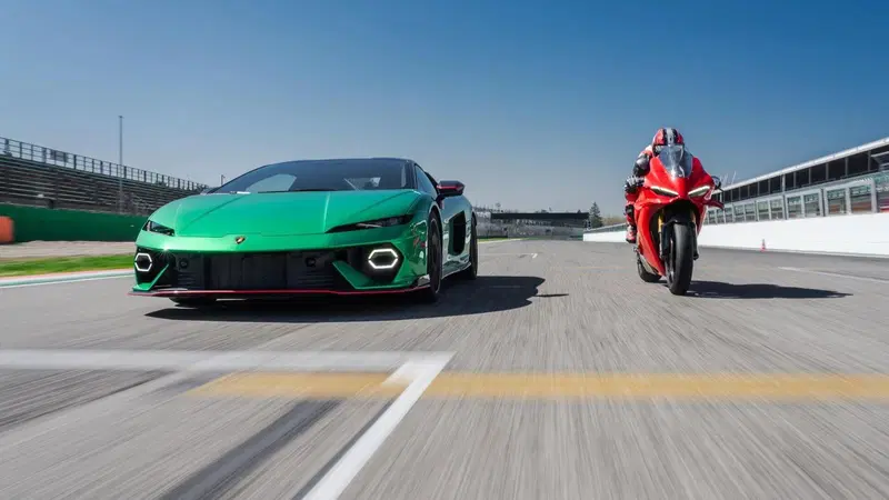 Lamborghini Temerario vs Ducati Panigale V4: sulla linea finale succede l'imprevisto