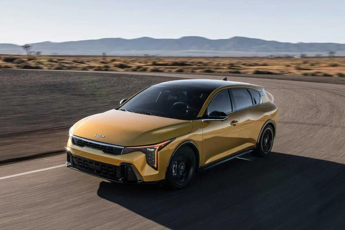 Kia Ceed 2026: la nuova generazione si svela attraverso la K4 americana